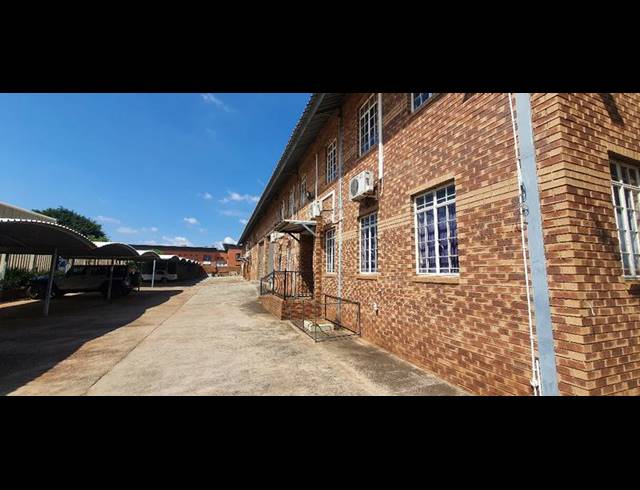 INDUSTRIAL PROPERTY TO RENT IN HENNOPSPARK